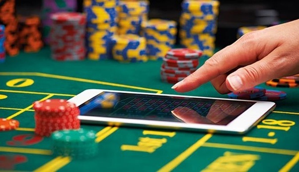 Differences between Web and application-based casino