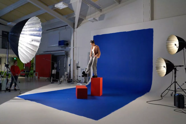 A proper guide which helps you to handle studio lighting equipment
